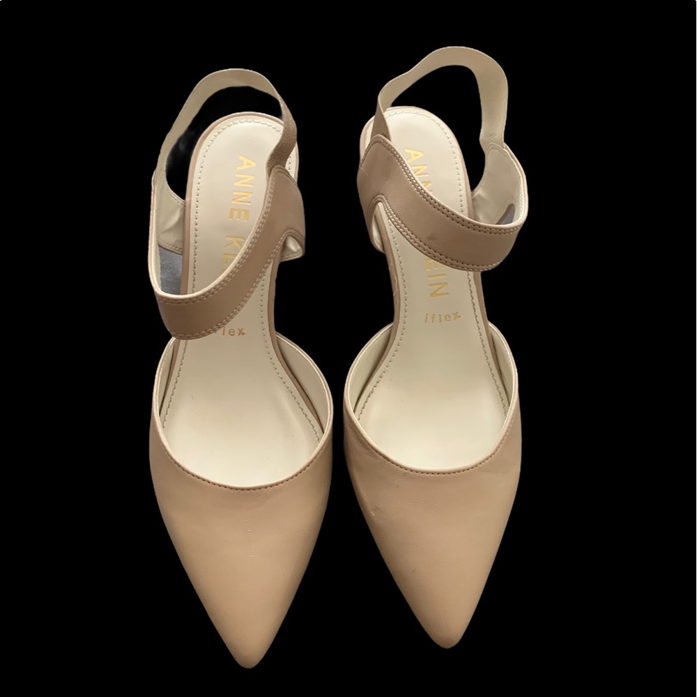 Nude Anne Klein size 9 iflex heel